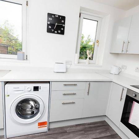 Greenbourne - 4 Bedrooms Sleeps 8 Free Parking 盖茨黑德 外观 照片