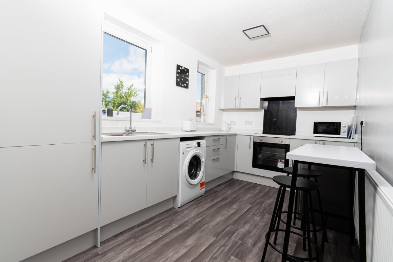 Greenbourne - 4 Bedrooms Sleeps 8 Free Parking 盖茨黑德 外观 照片