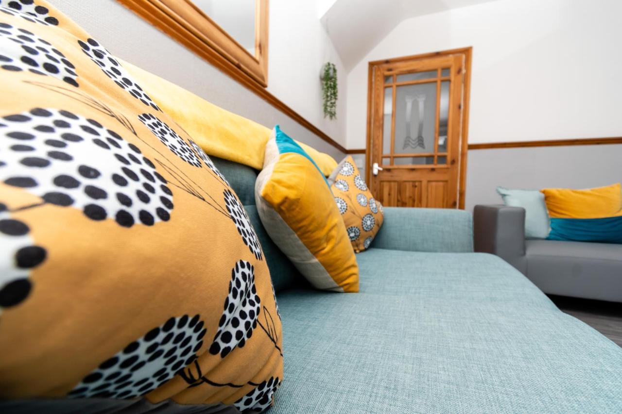 Greenbourne - 4 Bedrooms Sleeps 8 Free Parking 盖茨黑德 外观 照片