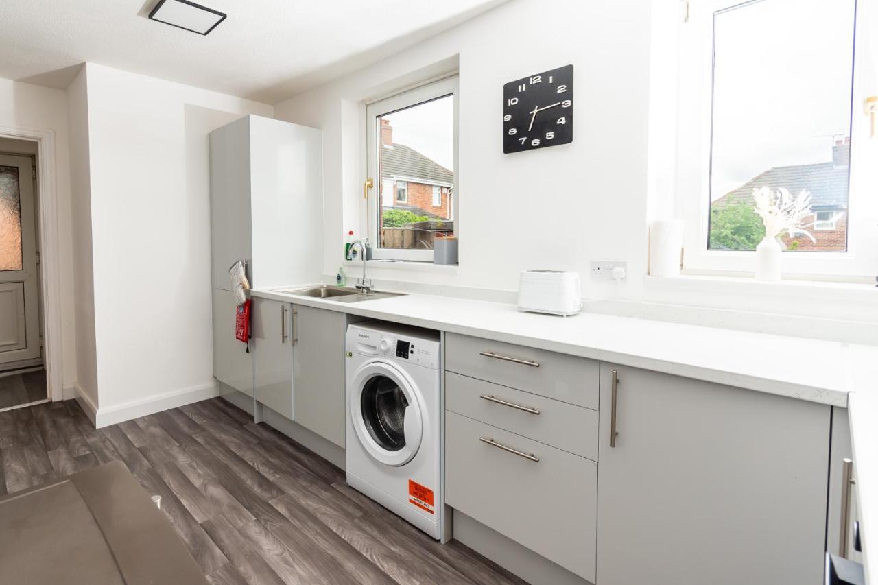 Greenbourne - 4 Bedrooms Sleeps 8 Free Parking 盖茨黑德 外观 照片