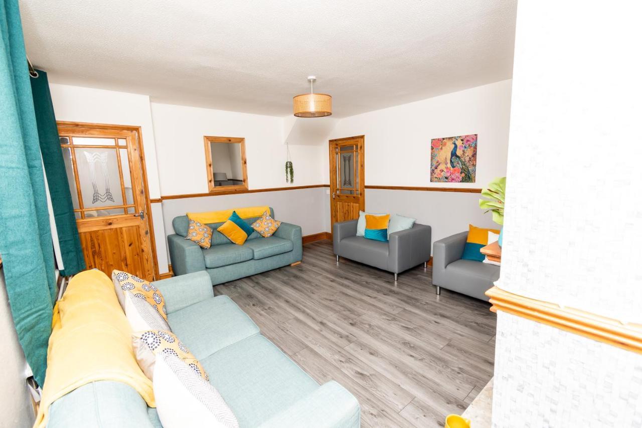 Greenbourne - 4 Bedrooms Sleeps 8 Free Parking 盖茨黑德 外观 照片